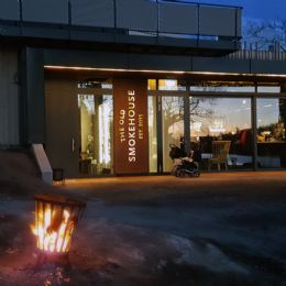 ../media-library_1080x1080/Fasadskylt_Rostad_Corten_The-old-smokehouse-Deckaperad_LED 6.png